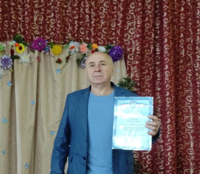 Лідер освіти