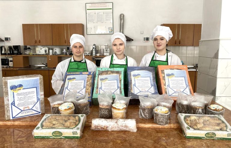 Великодні смаколики для наших захисників