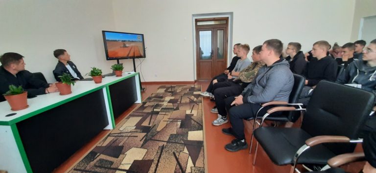 Майбутнє починається з корисних зустрічей